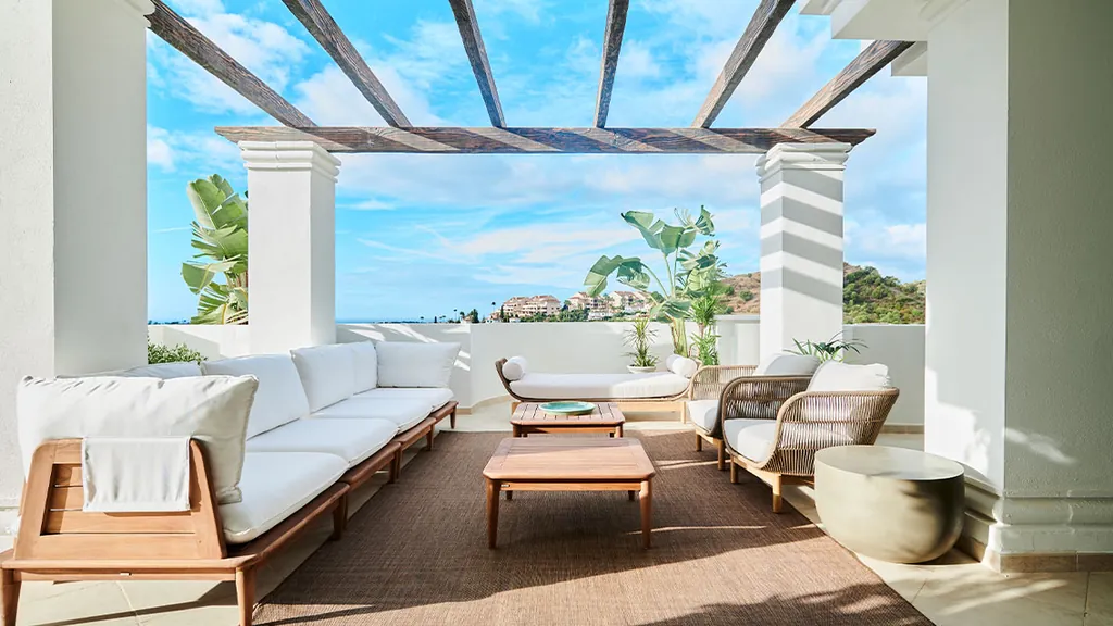 aloha-interior-1.webp
