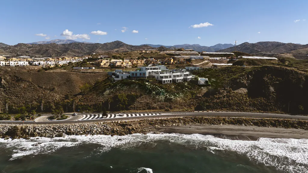 Metrovacesa-Castillo-de-los-Lagos_DJI_0109_v4-1-scaled.webp